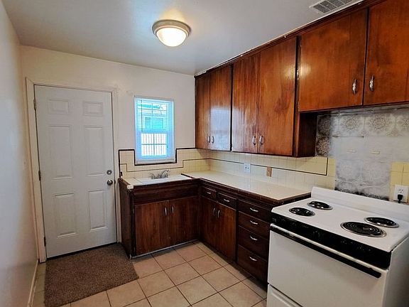 5th image of 3336-3342 E Clinton Ave #3338