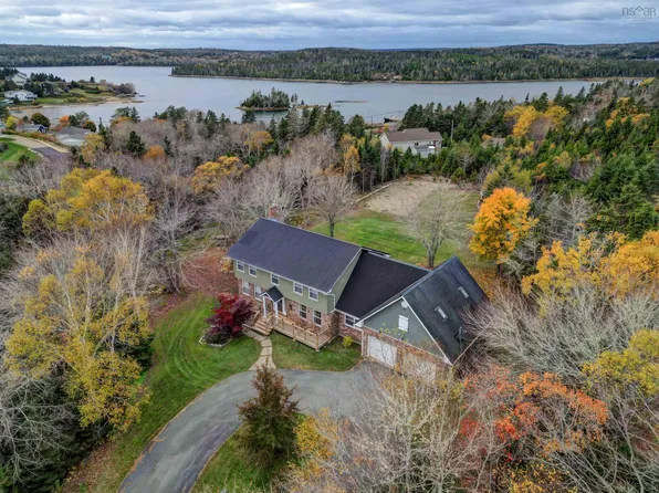 18 Mahar Dr, Shad Bay, NS B3T 2B6