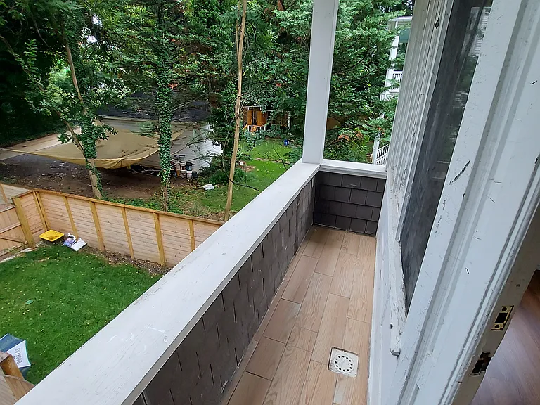 MINI PLANT PATIO OFF SUN ROOM