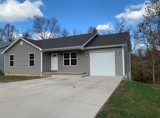 305 Vine St, New Haven, MO 63068