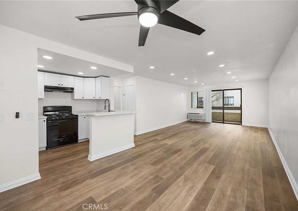 1st image of 600 W 3rd St APT B205