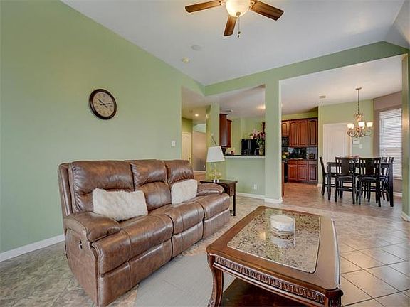 4th image of 1406 Payton Falls Dr