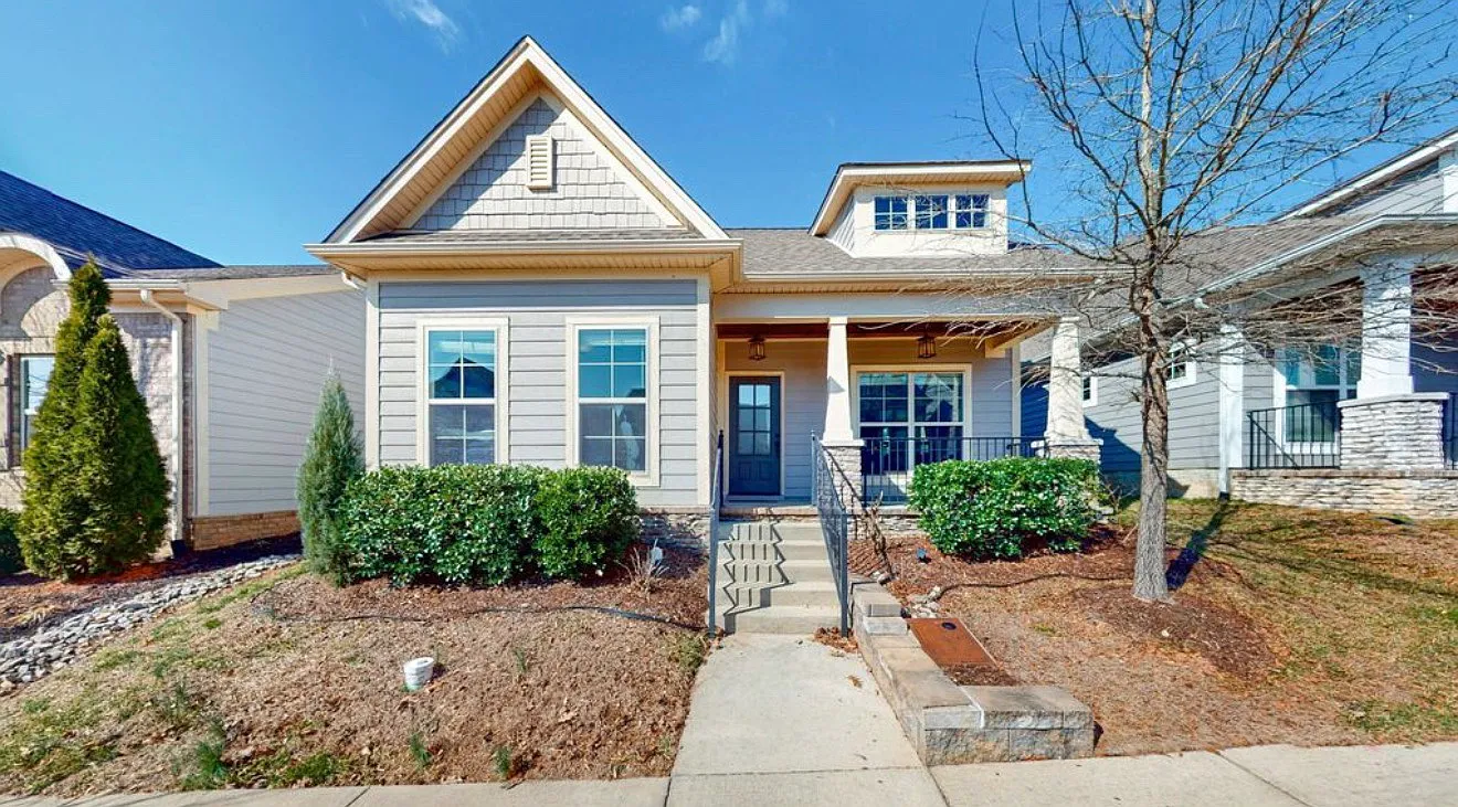3 bed, 1634 sqft, $2,600 — Photo 1