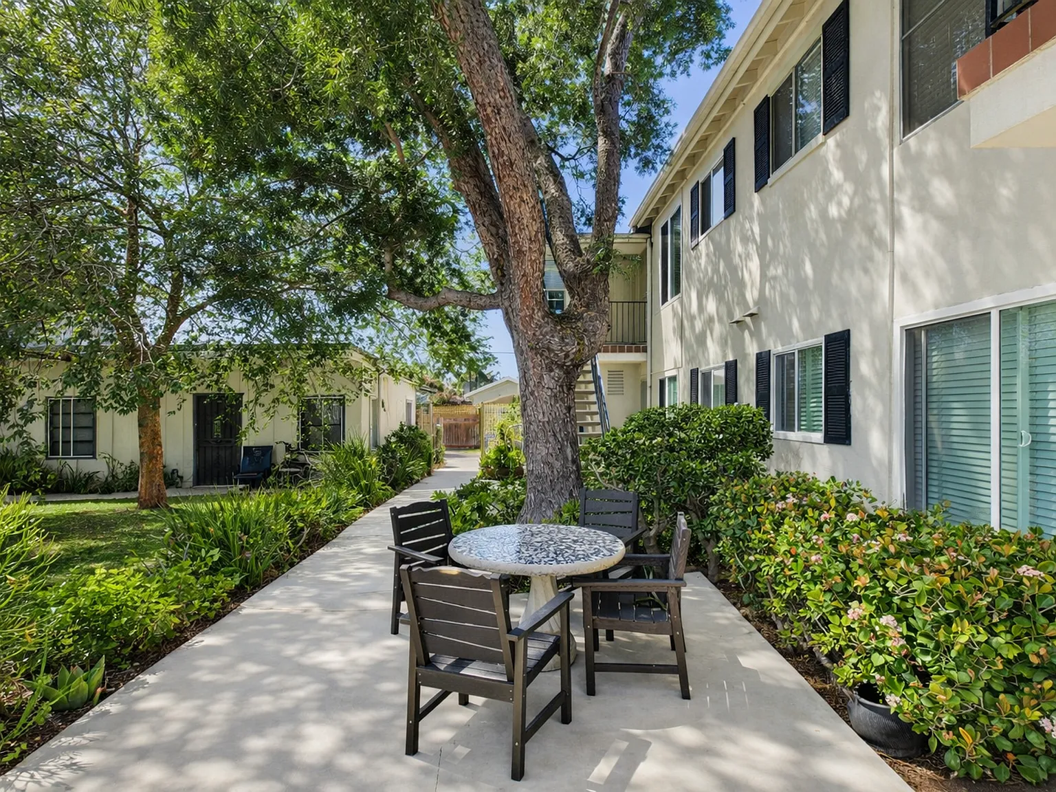 4582 Maryland Street — Photo 3
