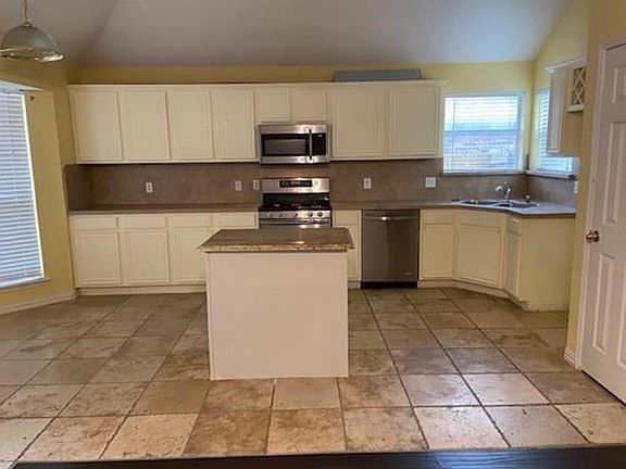 4th image of 128 Sequoia Rd