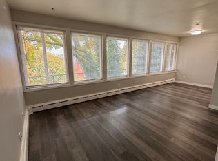 4748.5 22nd Ave NE, Seattle, WA 98105