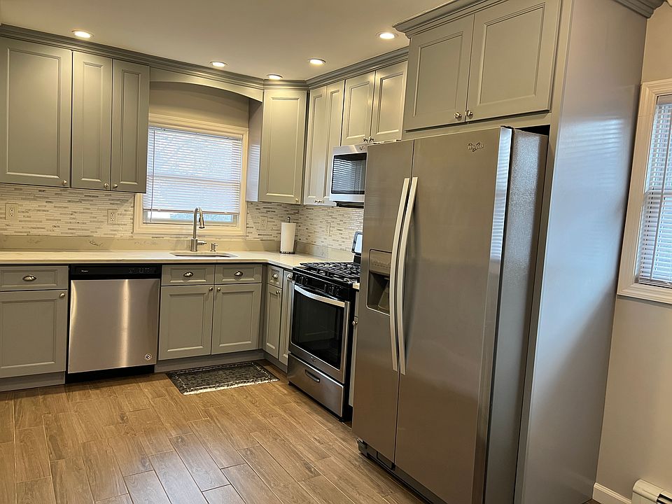 1st image of 74 Adams Ave Floor 2