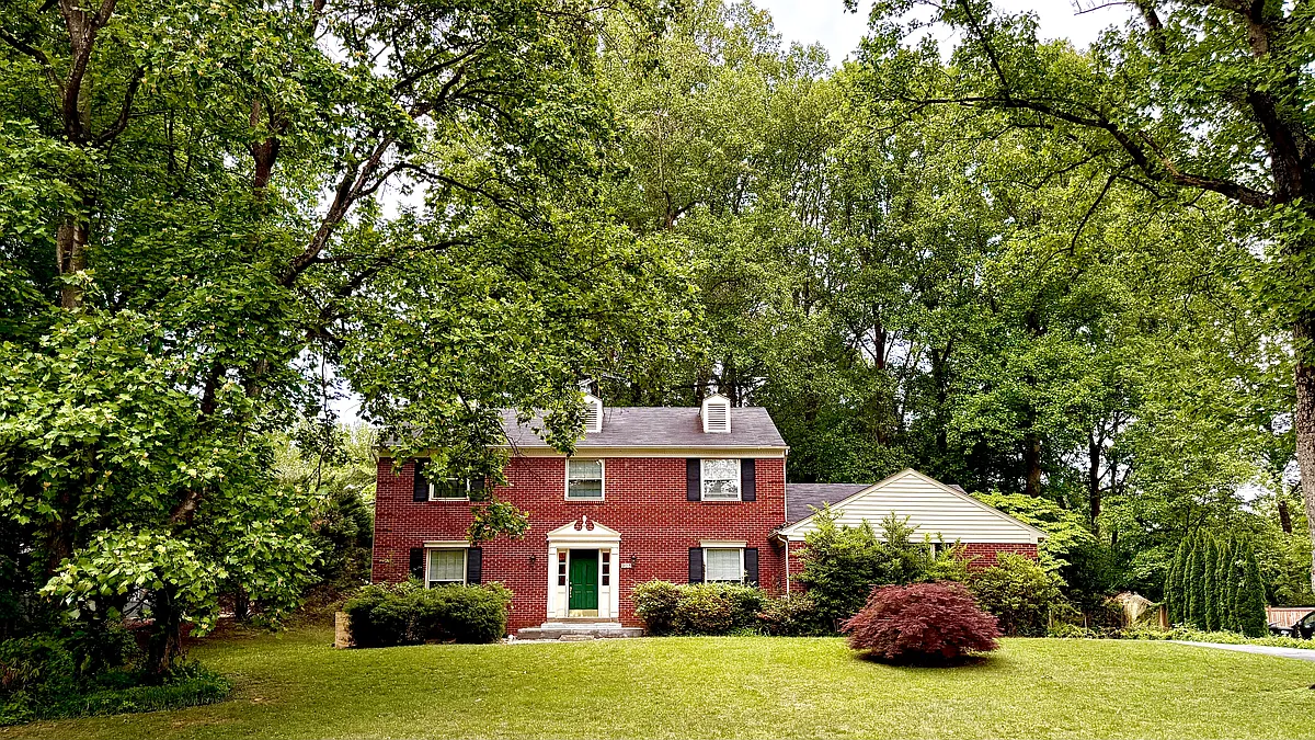 Building Photo - 903 Ridge Dr