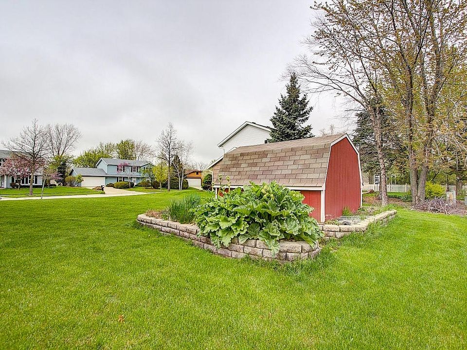 2nd image of 1401 E Sommers Dr