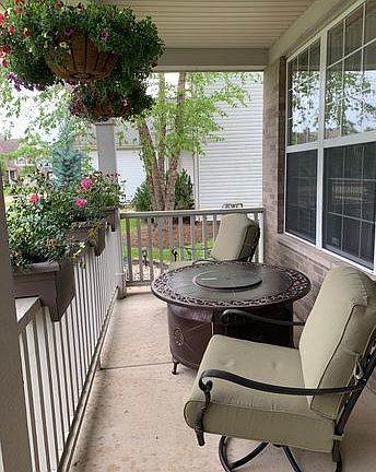 4th image of 3345 Aurora Dr