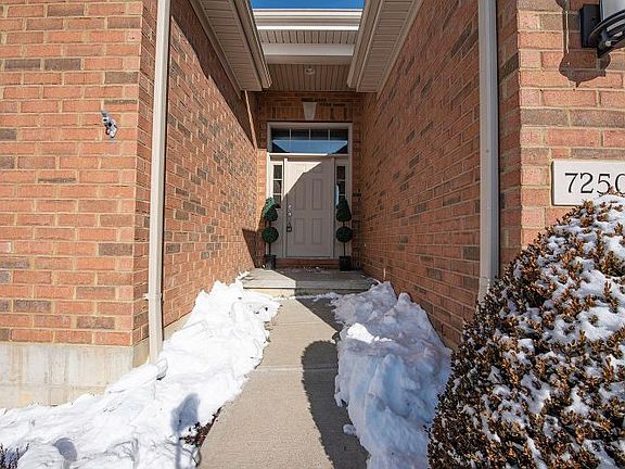 2nd image of 7250 Stone Crest Ln