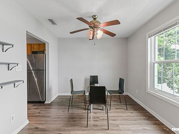 5th image of 219 Pompano Dr SE APT C