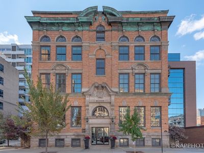 319 W Erie St #2W, Chicago, IL, 60610
