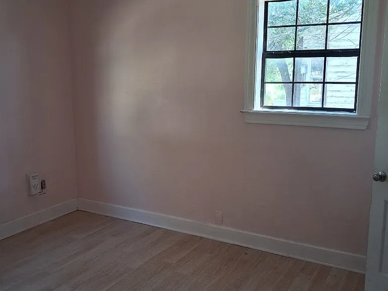 1424 Pine St — Photo 6