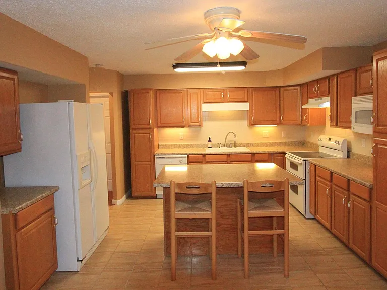 238 Saint Marys Dr — Photo 16