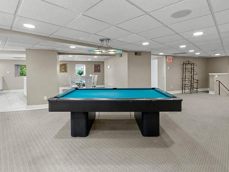Community & Entertainment Room