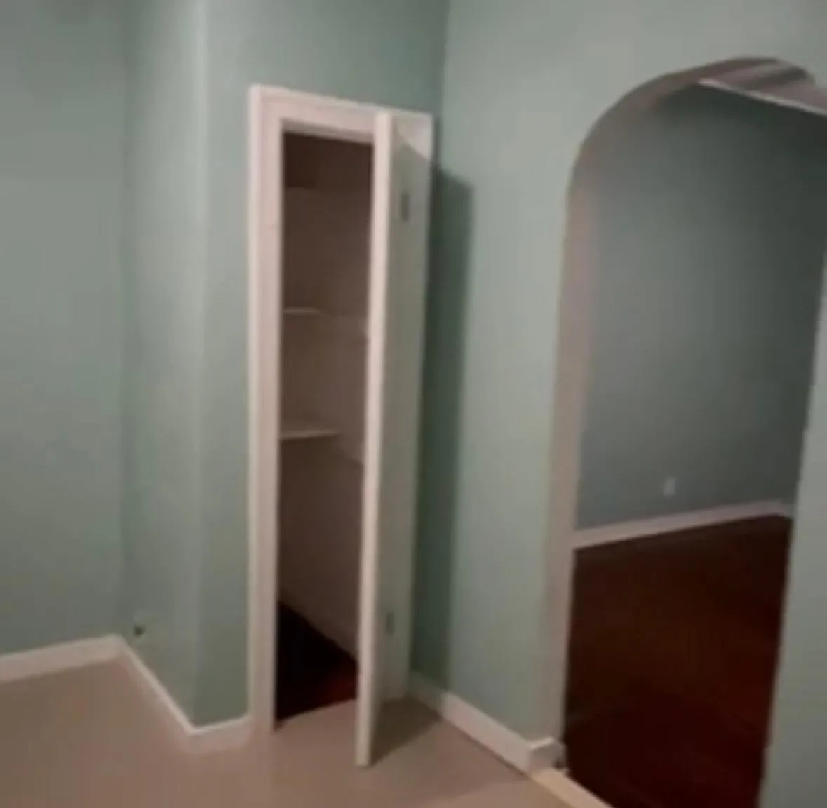 4 bed, 2500 sqft, $1,300 — Photo 4