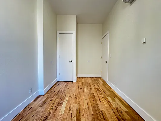 Rented by Zjama Realty Corp | media 6