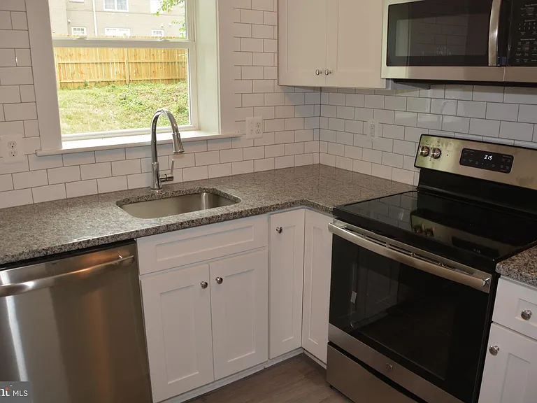 5029 Hanna Pl SE #1 — Photo 3