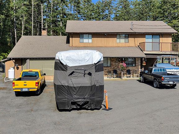 2nd image of 330 Hector Rd