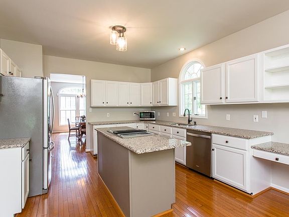 5th image of 681 Wyndham Woods Cir