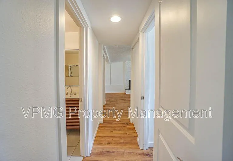 1708 NW 104th St — Photo 26