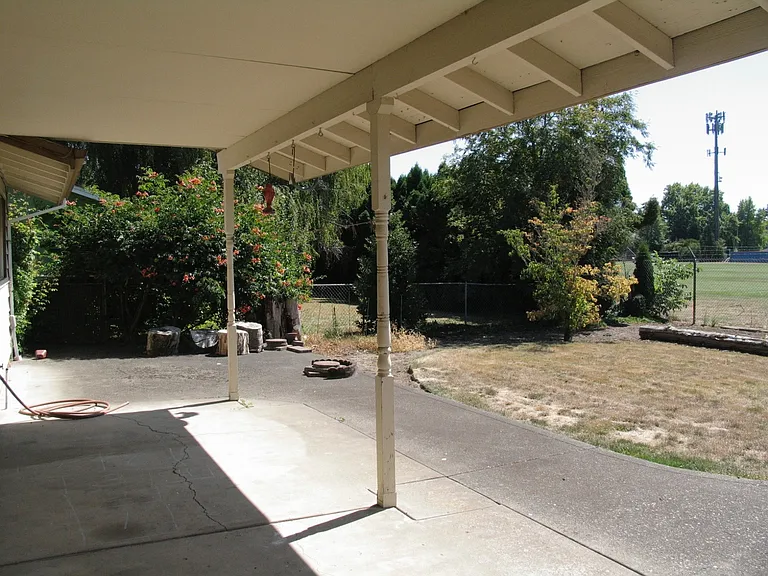 1154 NE Birchaire Ln — Photo 16
