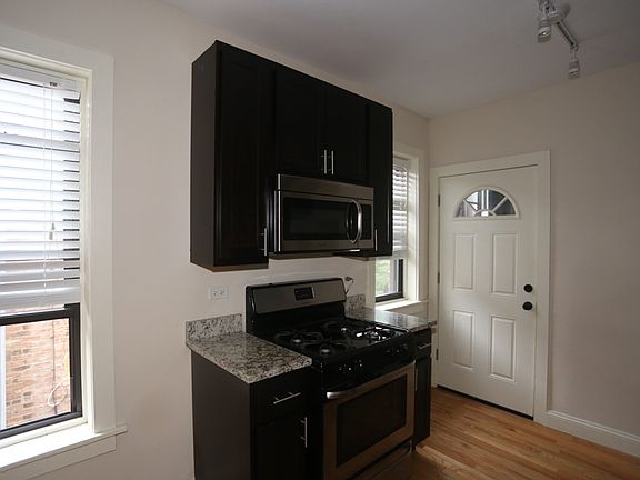 3rd image of 4040 N Ashland Ave APT 2W