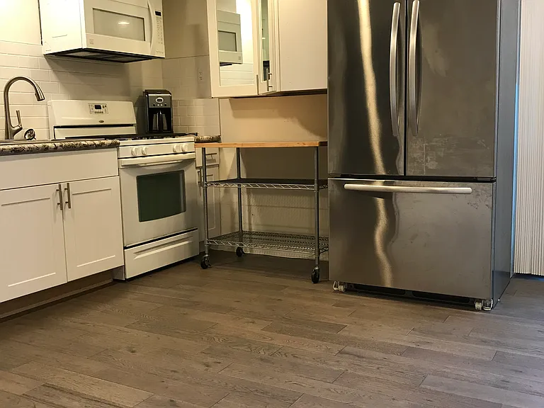 OPEN FLOOR KITCHEN, GAS STOVE.