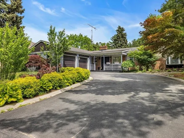 1004 Caldwell Ave, Mississauga, ON L5H 1Z3