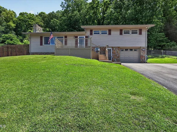3852 Ridgeline Dr, Kingsport, TN 37664