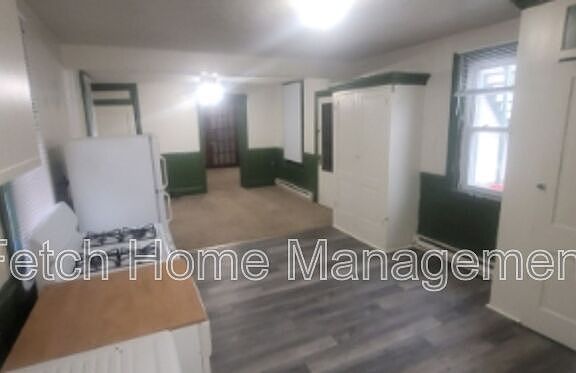 4th image of 107-109 E Main St #1
