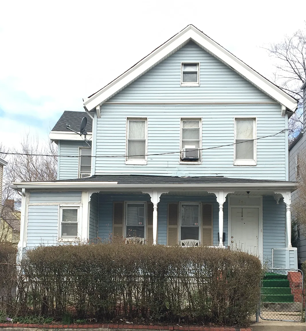 203 Oakwood Pl photo 1