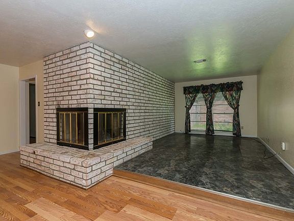 4th image of 264 Rosine St