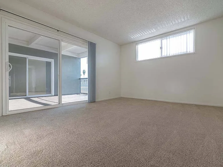 Park Avenue Apartments — Photo 12