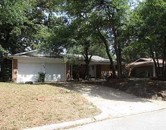 2nd image of 125 Woodview Ter