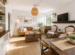 3003 Sunnyhurst Rd, North Vancouver, BC V7K 2G4