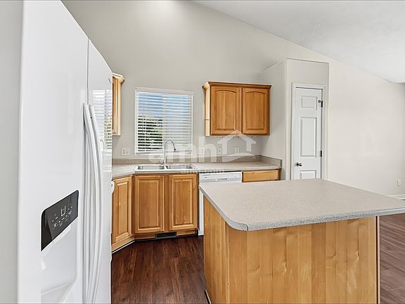 4th image of 2530 S Cimmaron Dr