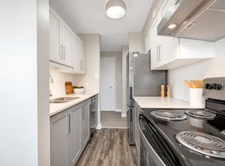 15 Woodridge Cres #9BF6CFCF5, Ottawa, ON K2B7T3