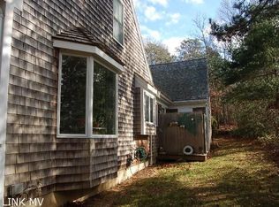 289 Barnes Rd, Oak Bluffs, MA 02557