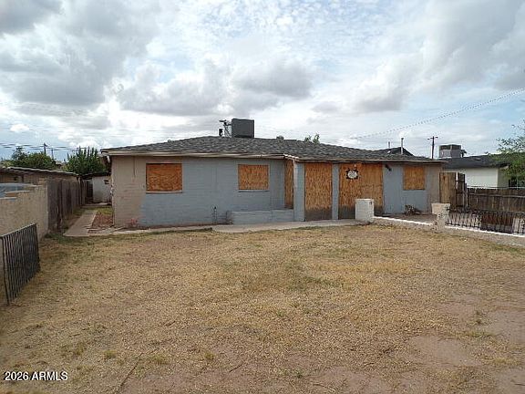 2nd image of 2117 E HOWE Avenue