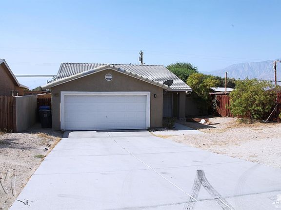 3rd image of 66043 Buena Vista Ave