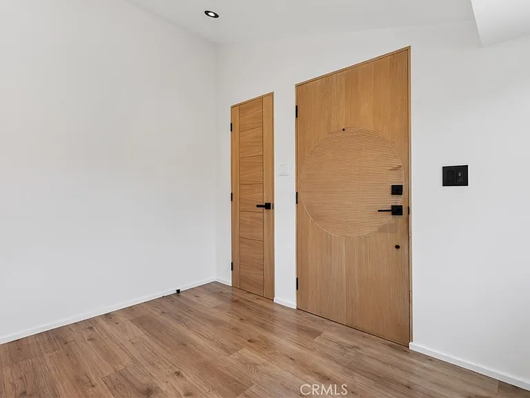1713 W Alameda Ave — Photo 13
