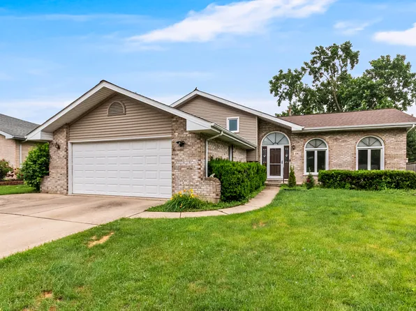 891 Young St, Lemont, IL 60439