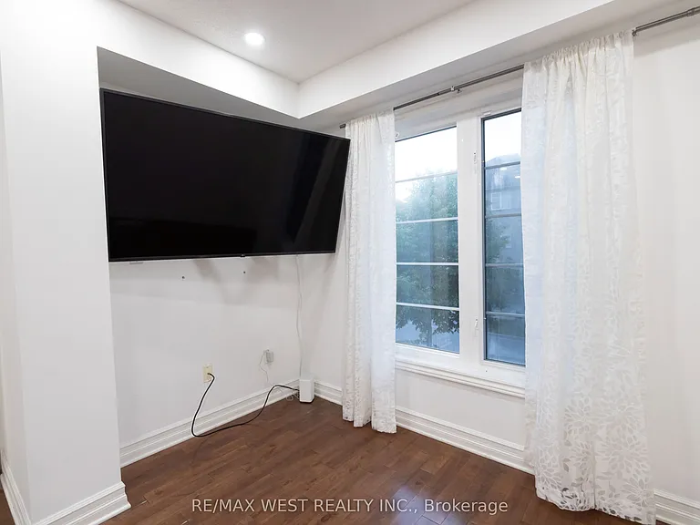 17 Thornharrold St — Photo 4