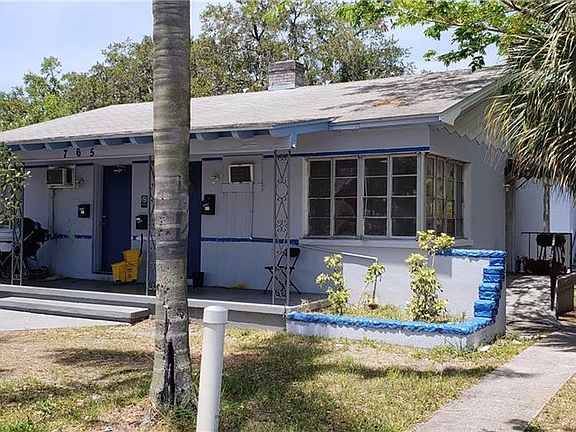 2nd image of 767 22nd Ave S