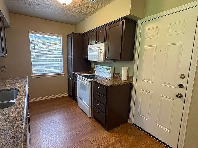 334 Linkwood Dr — Photo 5