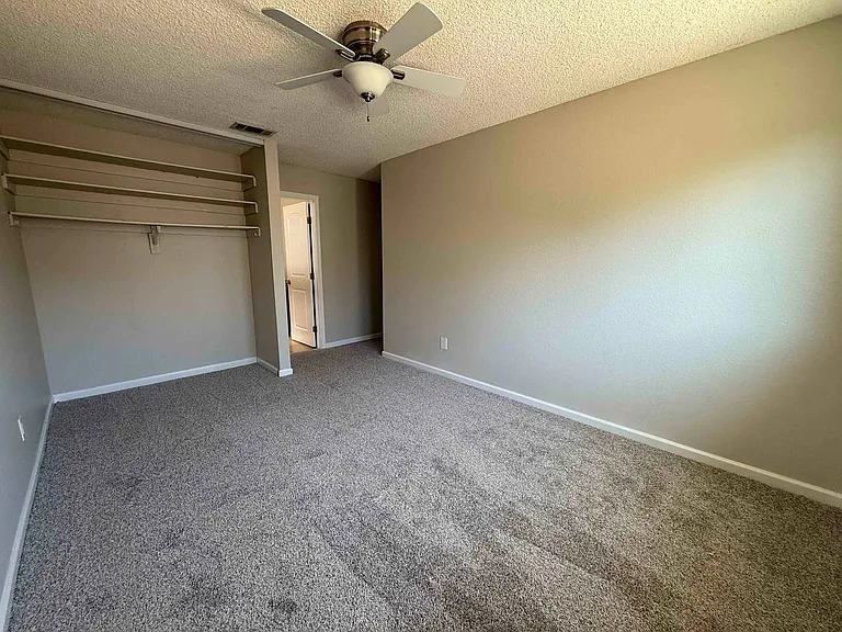 1 Deertree Ct — Photo 9