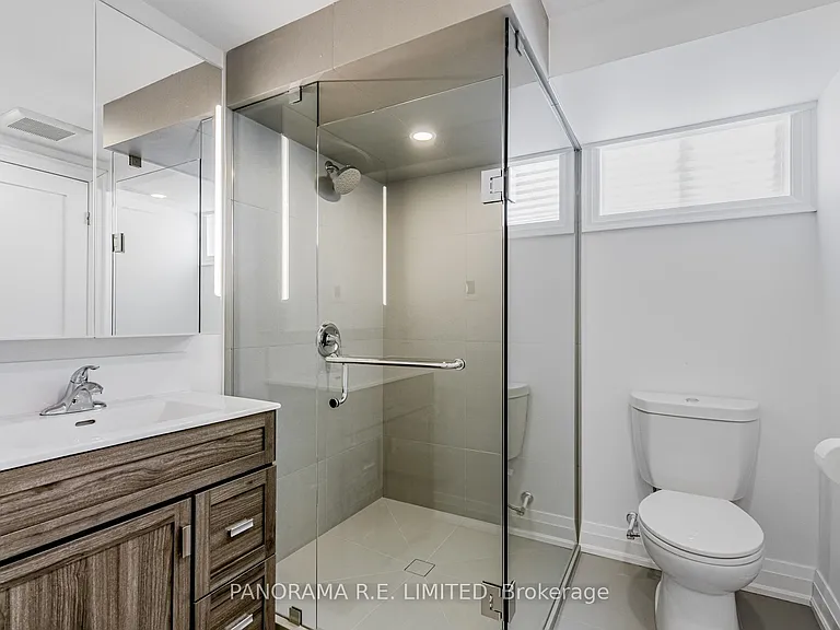 674 Netherton Cres #LOWER — Photo 16