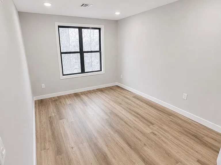 159 12th Ave #303 — Photo 7